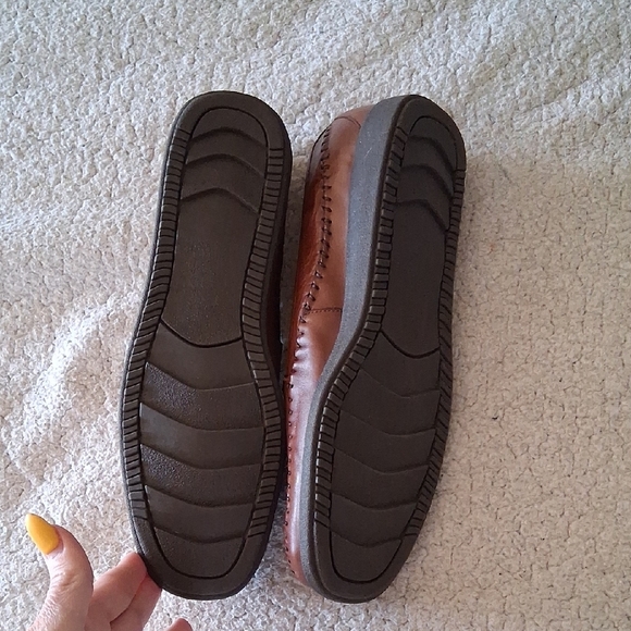 New Auditions Token Coppertone Classic Leather Slip-Ons - Picture 7 of 7